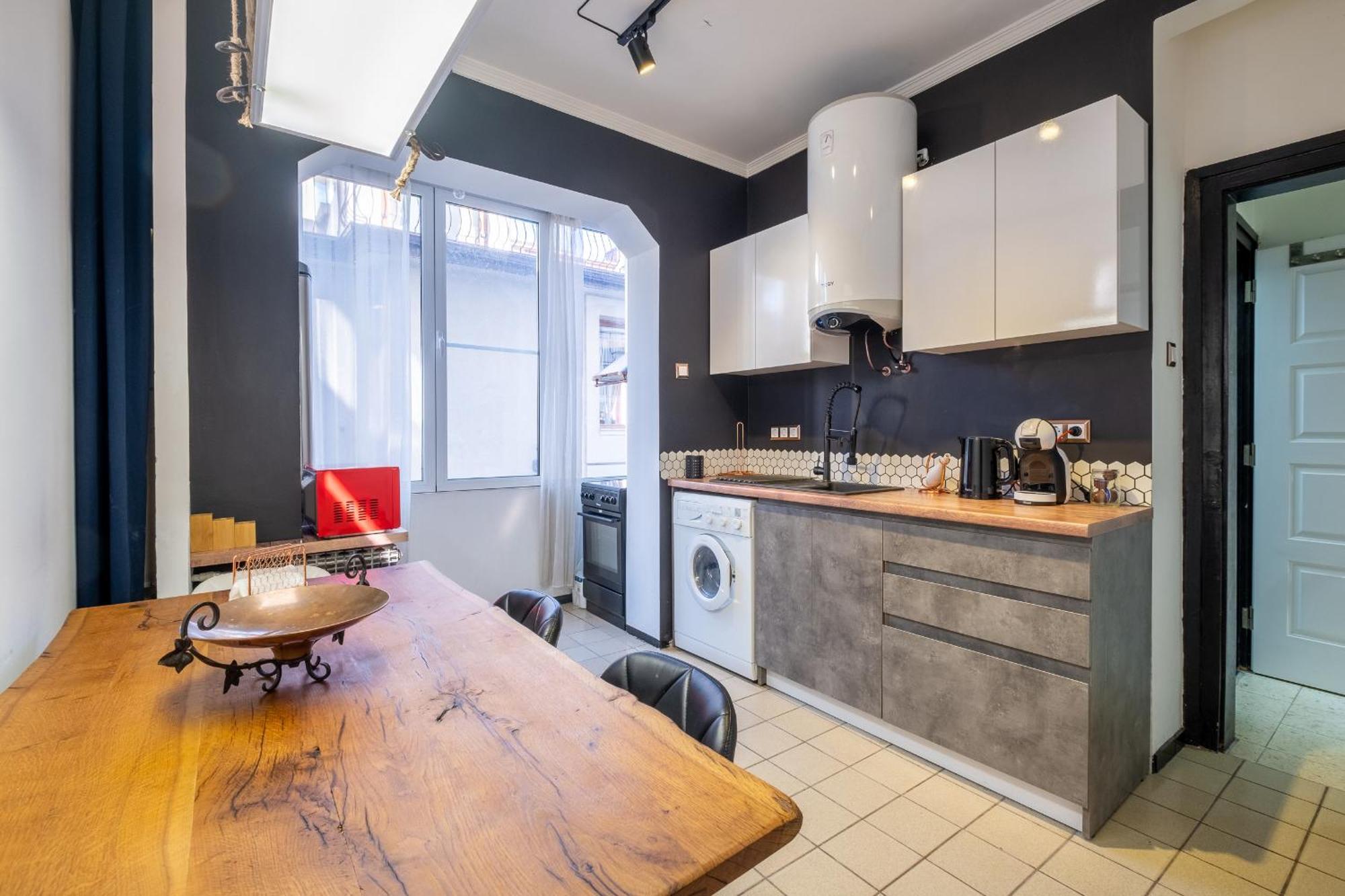 Modern , Spacious 2Br Apartment In Top Center Szófia Kültér fotó