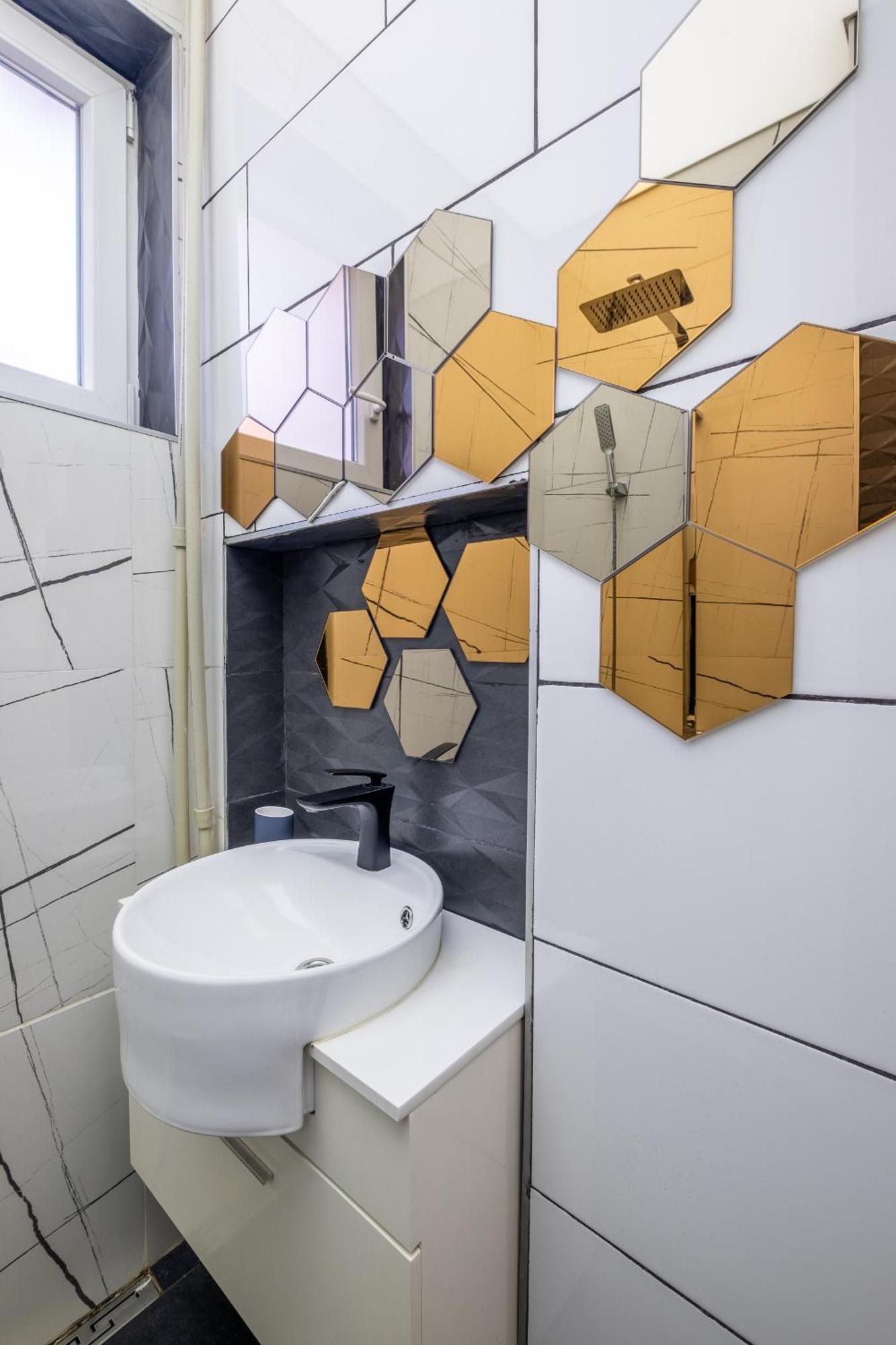 Modern , Spacious 2Br Apartment In Top Center Szófia Kültér fotó