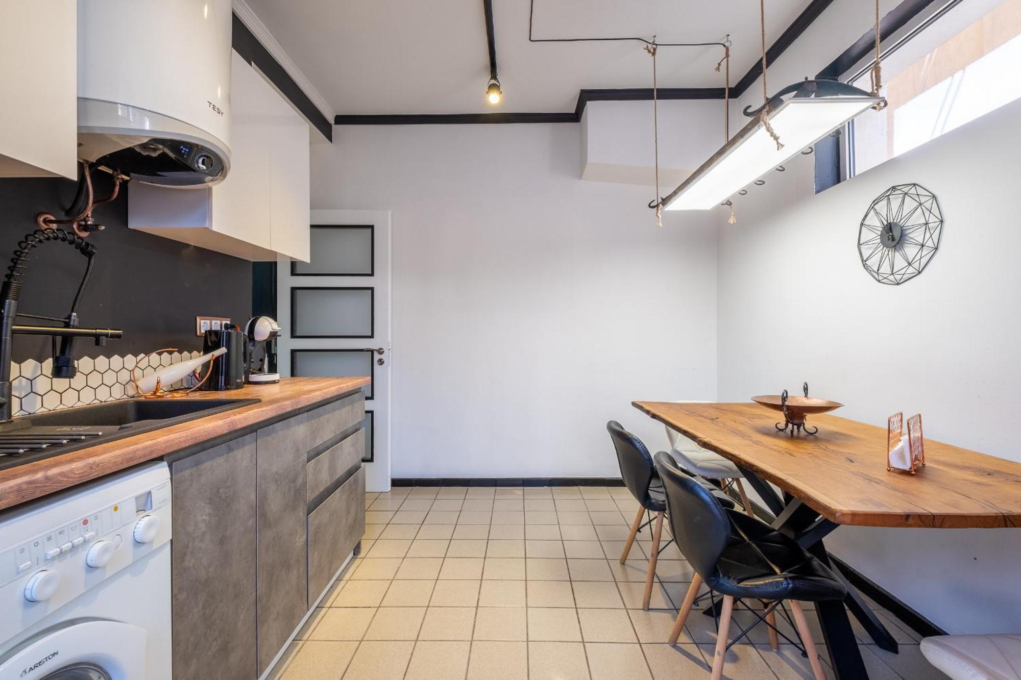 Modern , Spacious 2Br Apartment In Top Center Szófia Kültér fotó